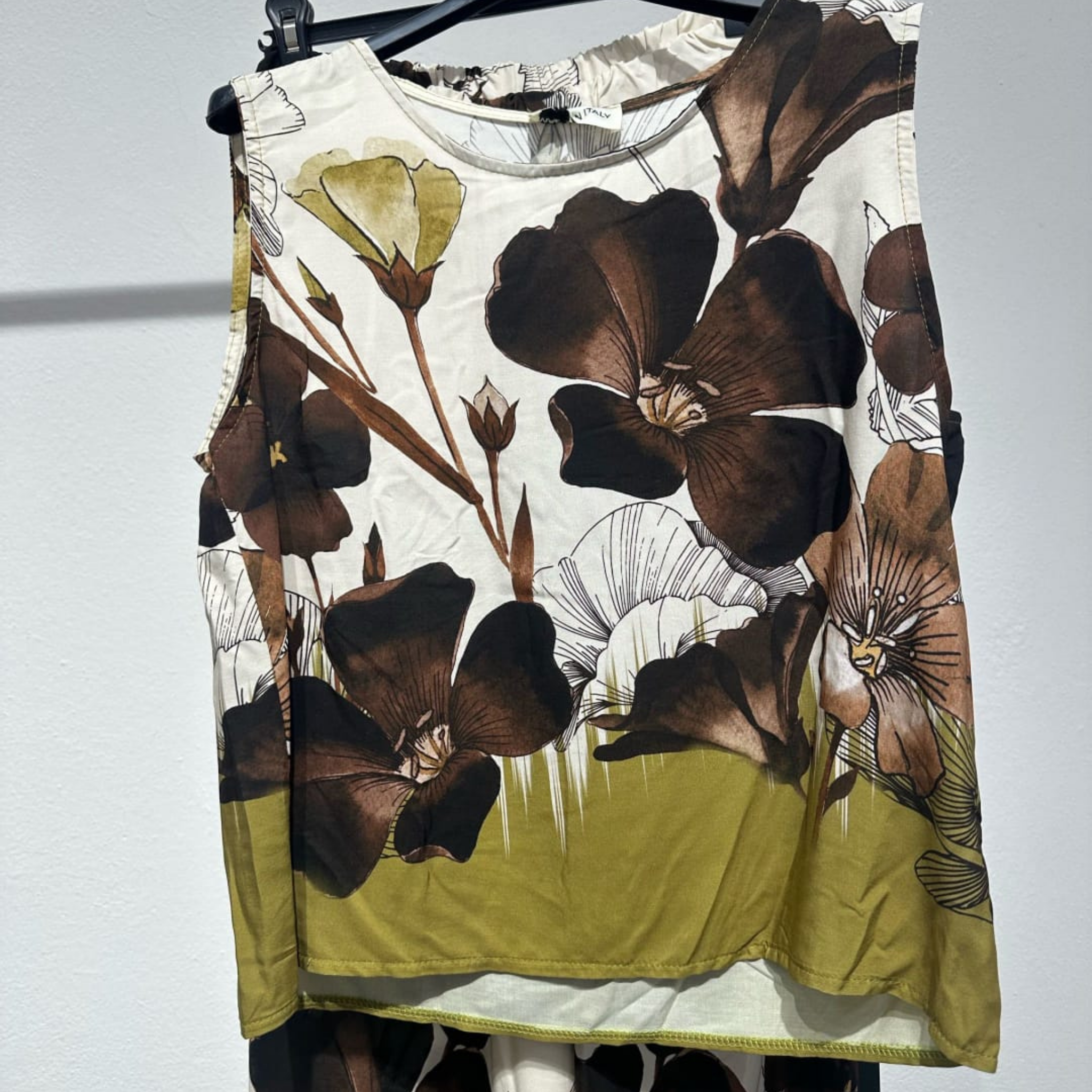 Italian Floral Print Sleeveless Top