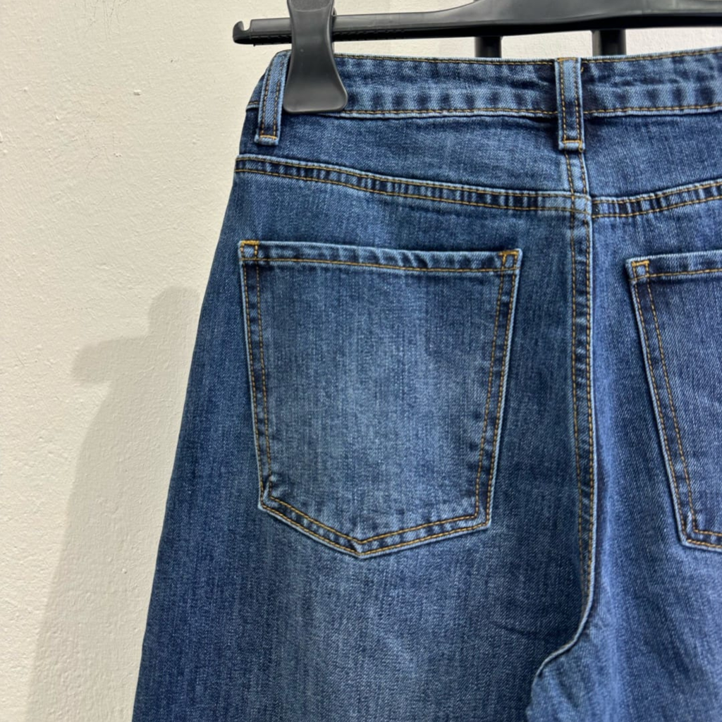 Italian Relaxed Wide Leg Jeans