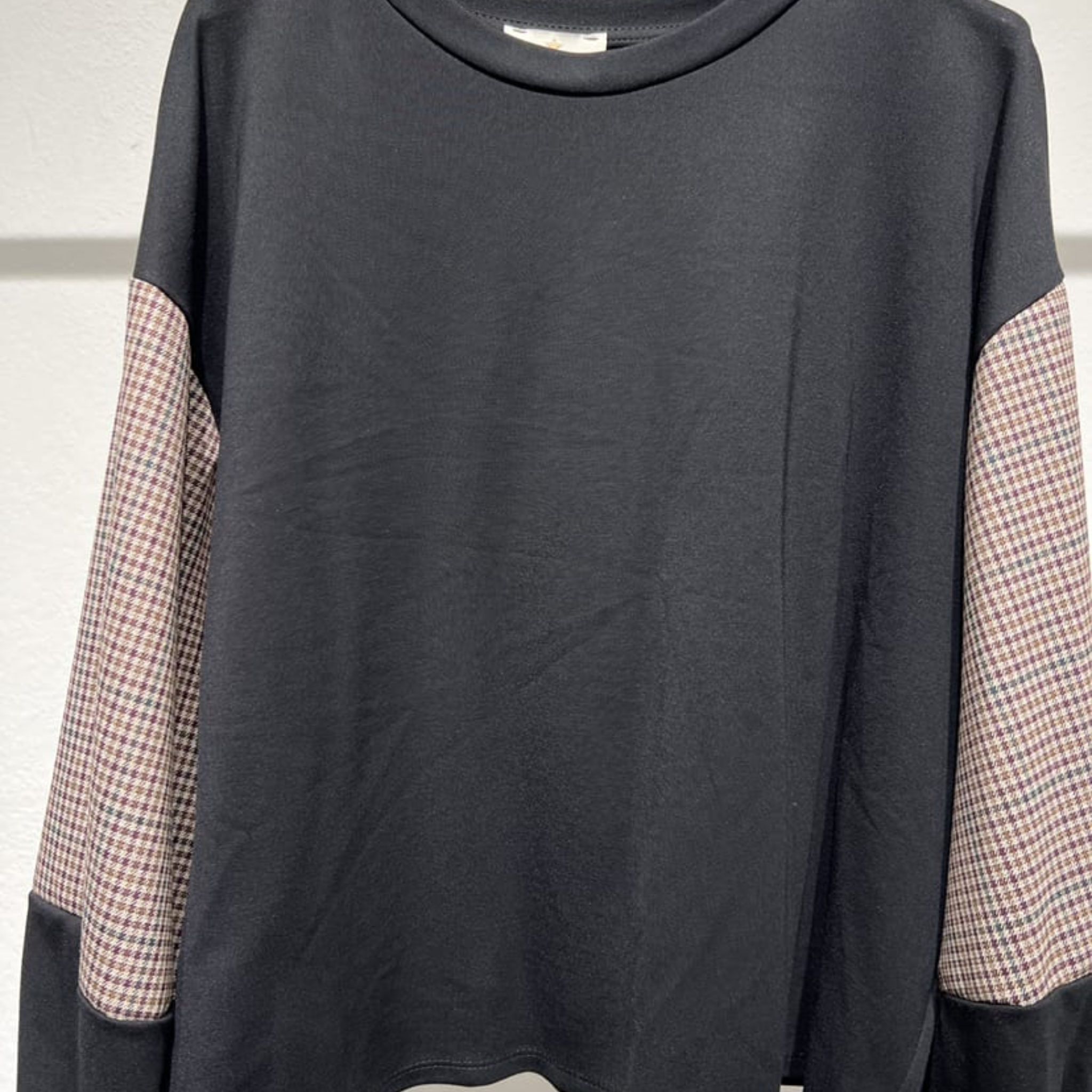 Contrast Sleeve Relaxed Top