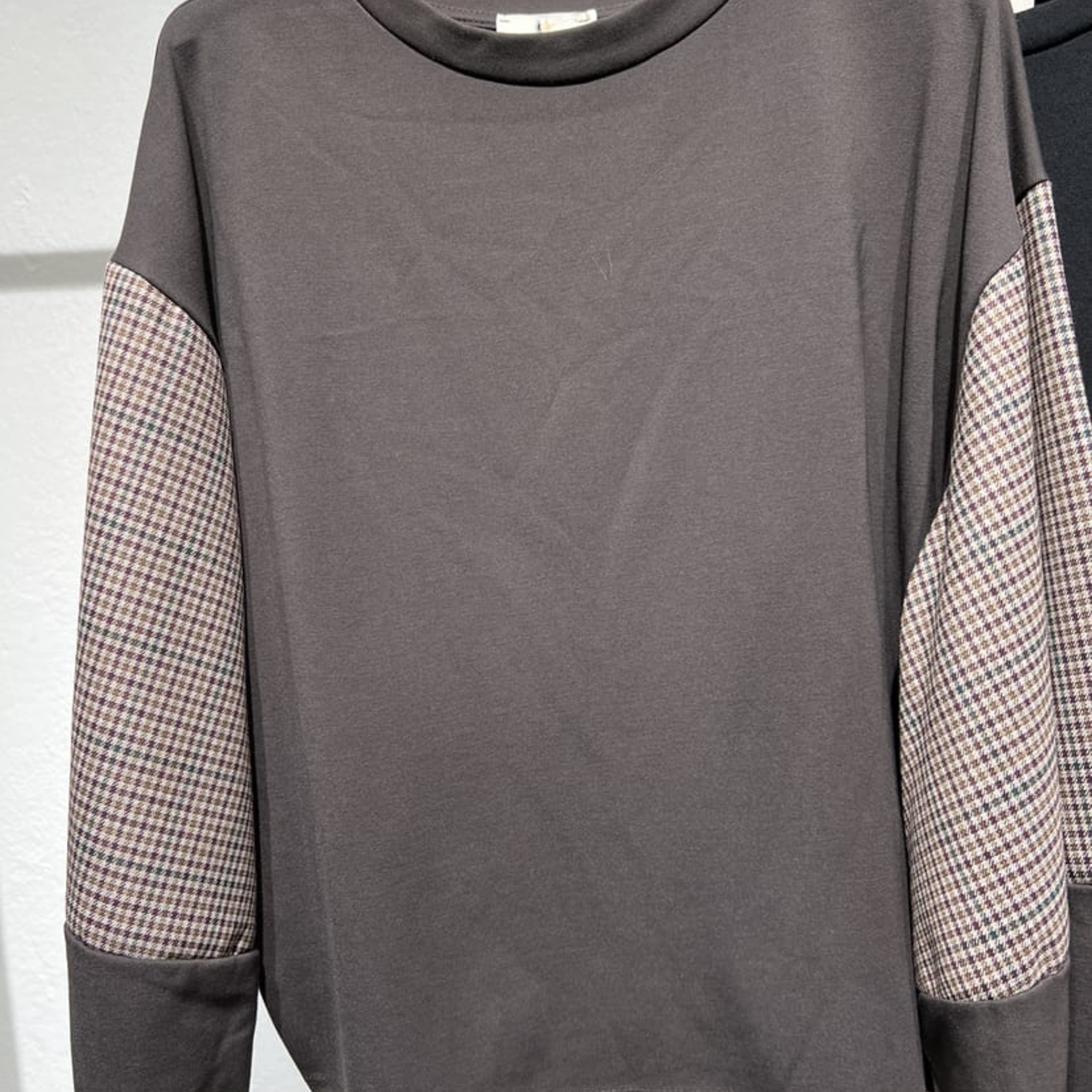 Contrast Sleeve Relaxed Top